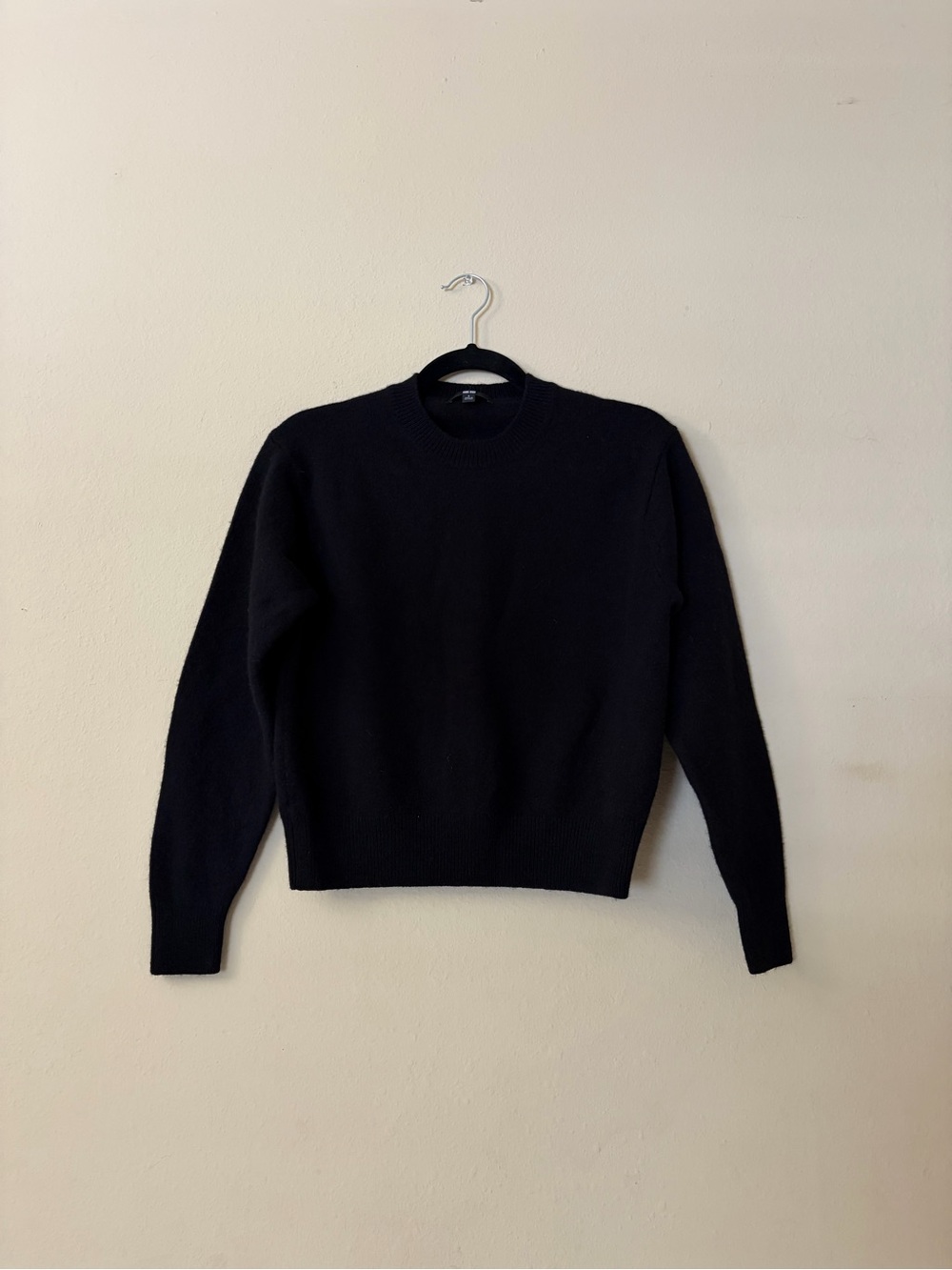 Uniqlo 100% Wool Black Crewneck Sweater